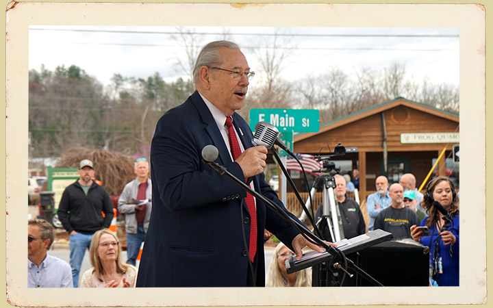 Town of Franklin NC Mayor Jack Horton Dedicates Sculpture and Women's History Park